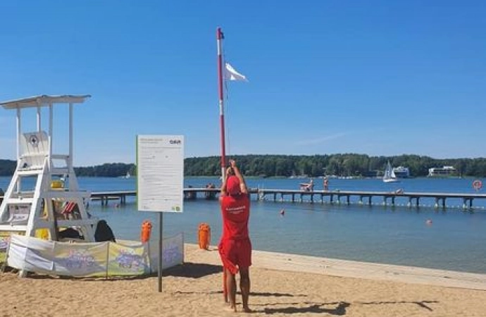 {Sanepid odwołał zakaz kąpieli na części olsztyńskiej Plaży Miejskiej.}